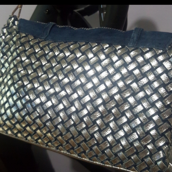 Handbag - Picture 4 of 15